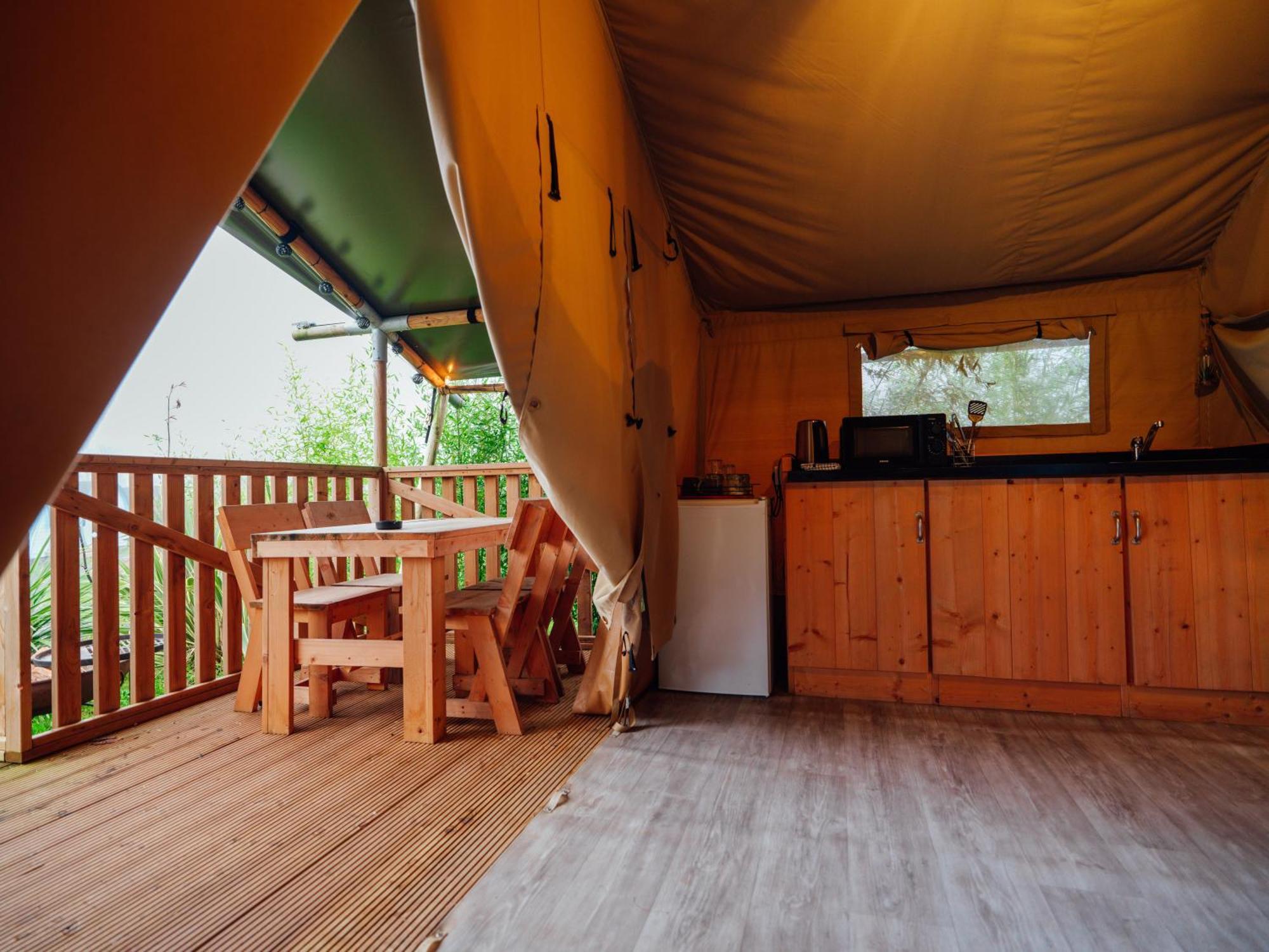 Sunset Retreats Safari Tent Ombersley Exteriör bild