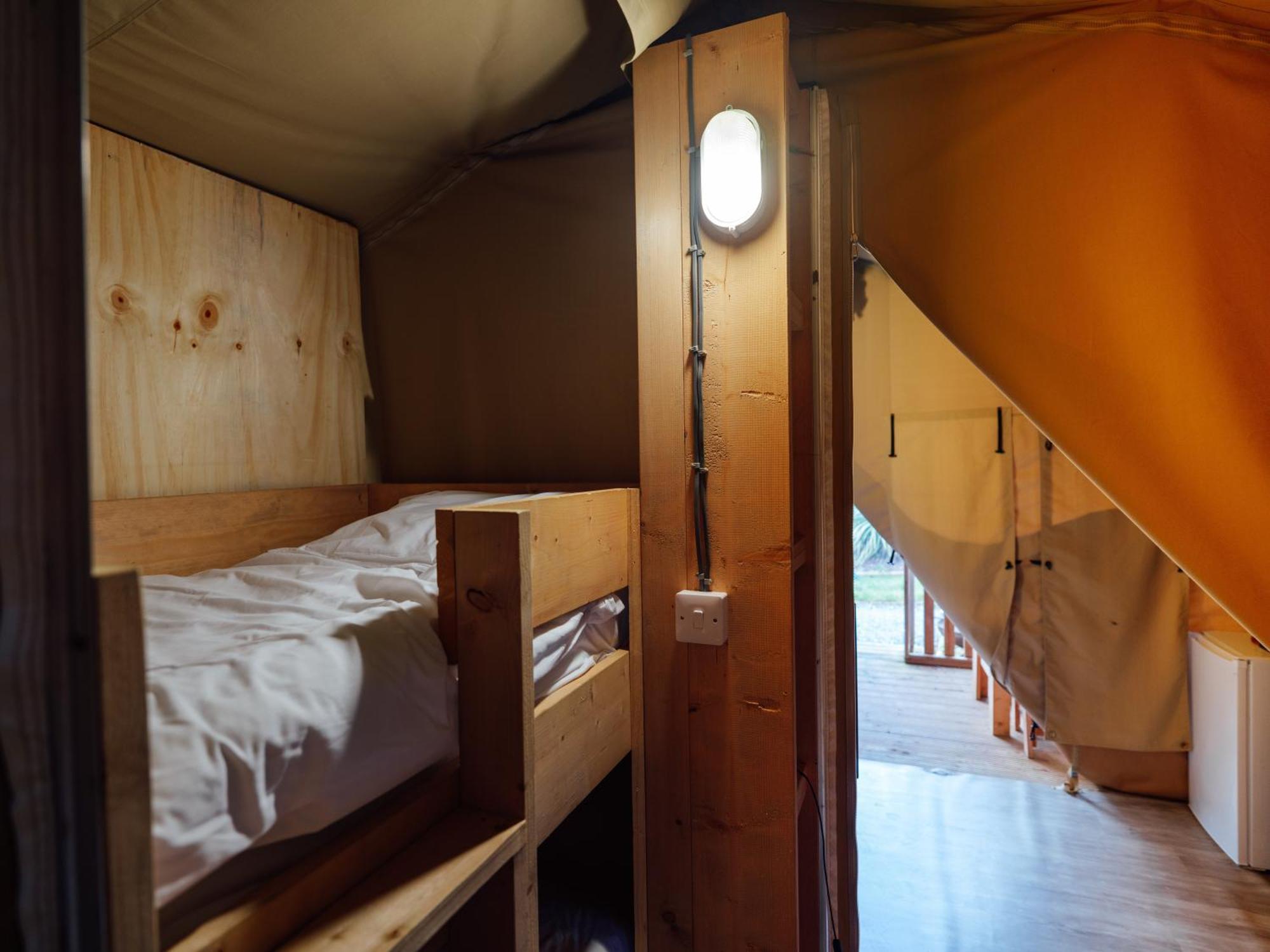 Sunset Retreats Safari Tent Ombersley Exteriör bild